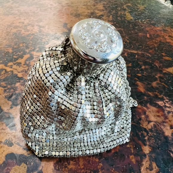 FIRM PRICE!Stunning Antique Whiting & Davis Silver Mesh Clutch
